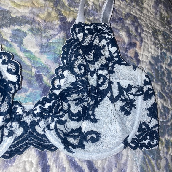 Light & Dark Blue Wacoal Lace Unlined Bra - Size 34DDD - BNWOT - Picture 3 of 10